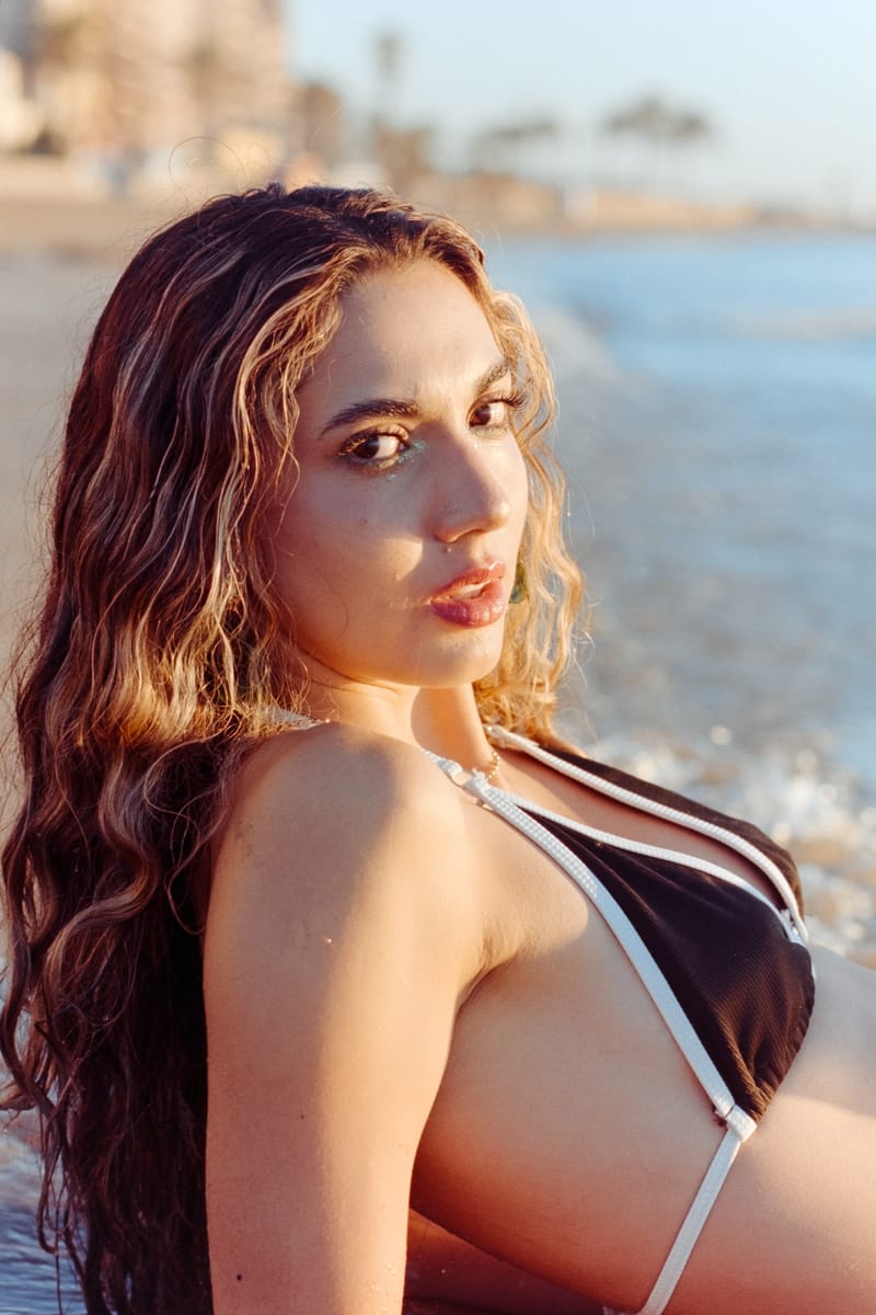Melani, Beach photograph